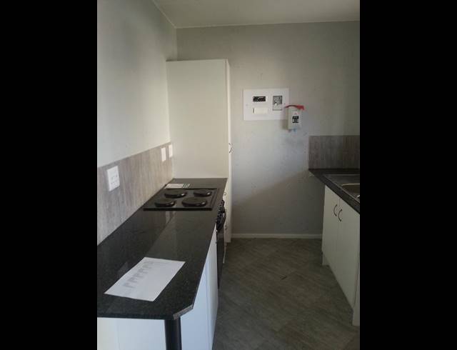 2 BEDROOM PROPERTY TO RENT IN MOOIVALLEI PARK